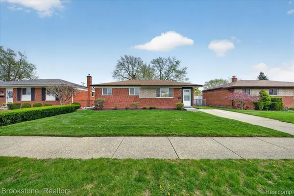 30428 Iroquois DR, Warrencity_macomb, MI 48088