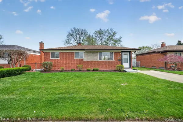 30428 Iroquois DR, Warrencity_macomb, MI 48088