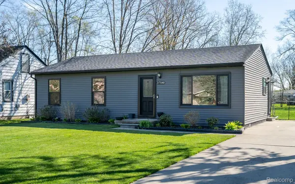 37180 Curwood DR, Sterlingheightscity_macomb, MI 48310