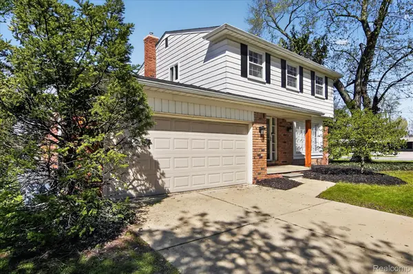 15251 Farmbrook DR, Plymouthchartertownship_wayne, MI 48170