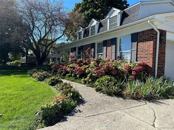 9025 Muirland DR, Plymouthchartertownship_wayne, MI 48170