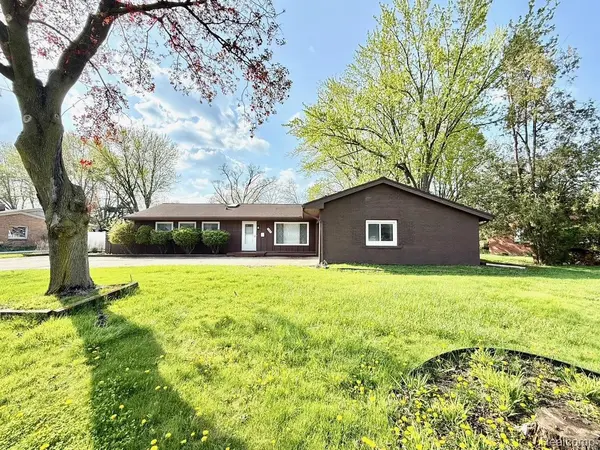 30840 Rock Creek DR, Southfieldcity_oakland, MI 48076