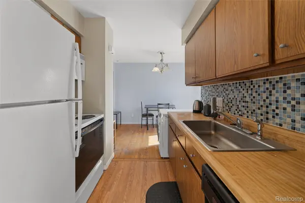 8083 Coventry ST #98, Westlandcity_wayne, MI 48185