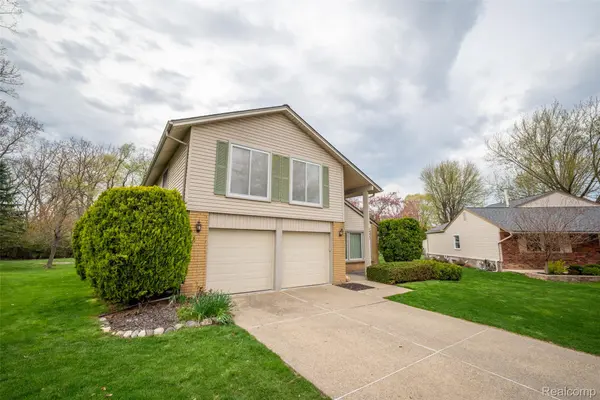 24387 Pinecrest ST, Novicity_oakland, MI 48375