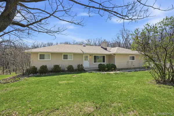 5074 Perryville RD, Grovelandtownship_oakland, MI 48442