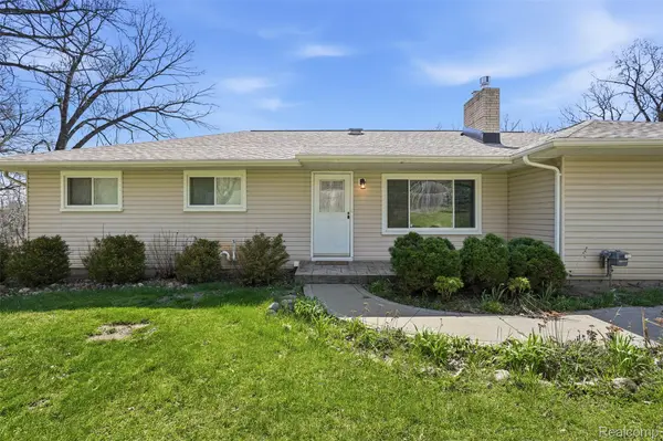 5074 Perryville RD, Grovelandtownship_oakland, MI 48442