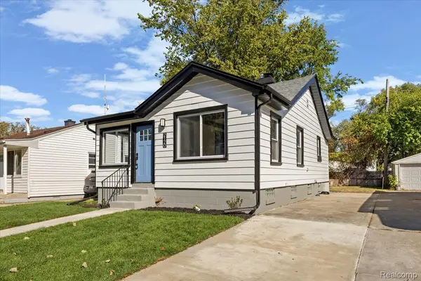 2120 Wrenson ST, Ferndalecity_oakland, MI 48220