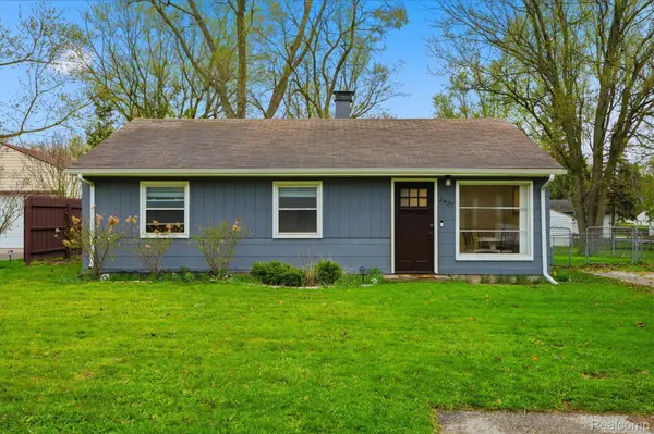 2937 E Walton Blvd, Auburnhillscity_oakland, MI 48326