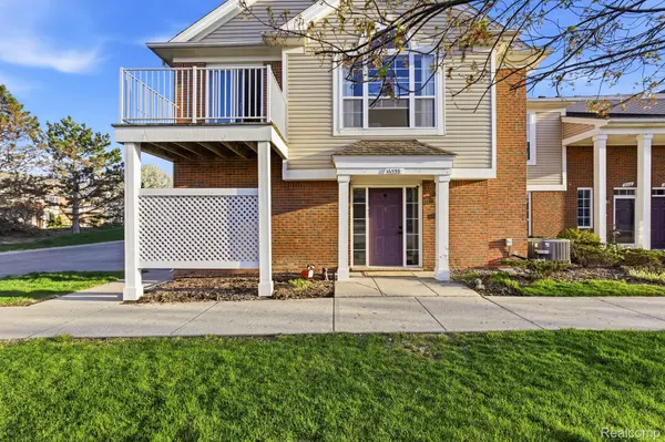 16556 Radison DR, Macombtownship_macomb, MI 48044