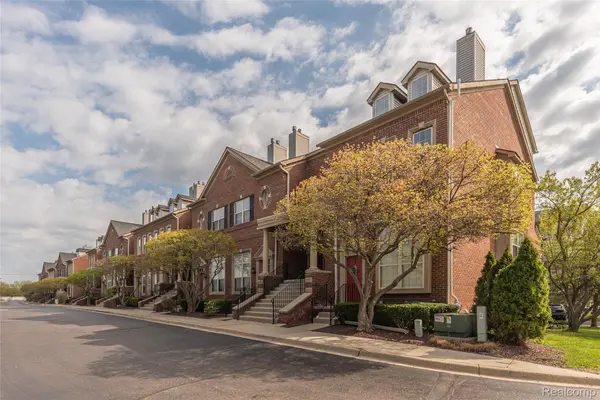 29242 W Glen Oaks, Farmingtonhillscity_oakland, MI 48334