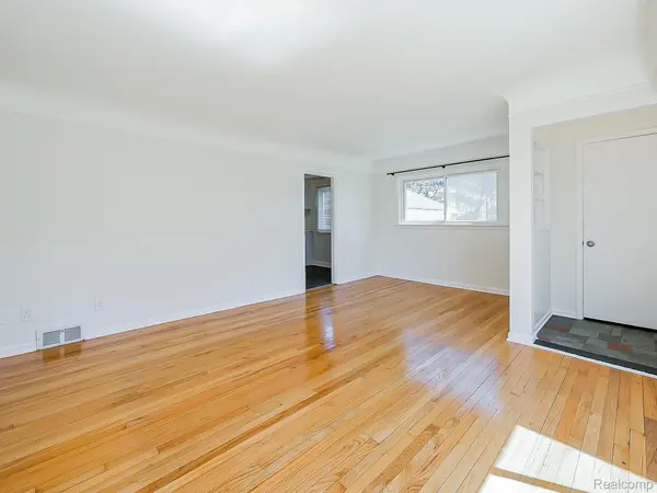 8701 Brookville RD, Salemtownship_washtenaw, MI 48170