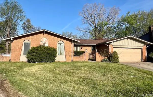 37115 Pocahontas DR, Clintonchartertownship_macomb, MI 48036