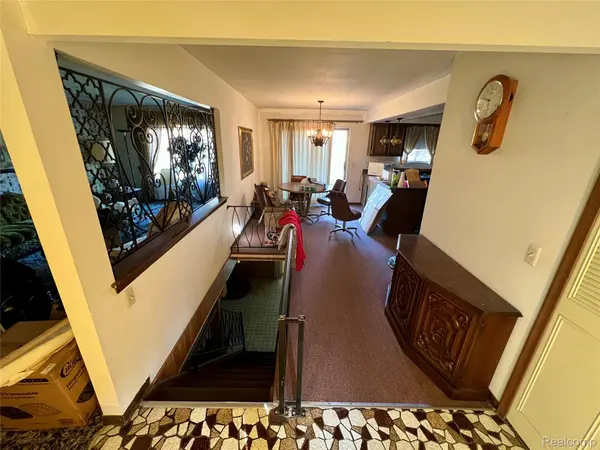 37115 Pocahontas DR, Clintonchartertownship_macomb, MI 48036