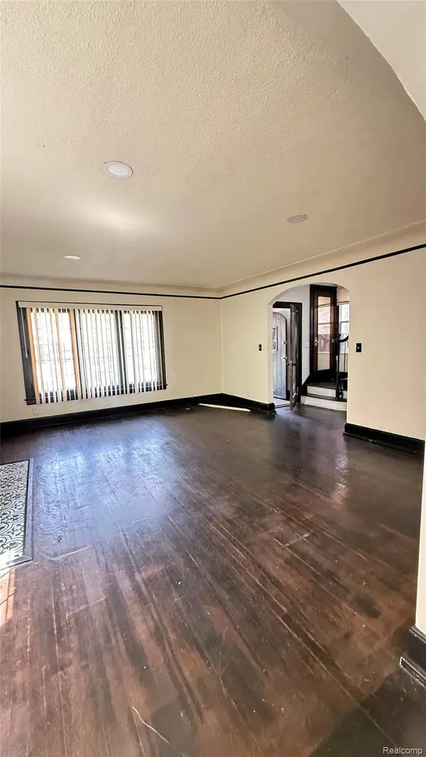 3211 Leslie ST, Detroitcity_wayne, MI 48238