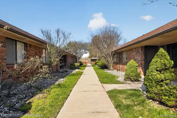 23056 Harrington ST, Clintonchartertownship_macomb, MI 48036