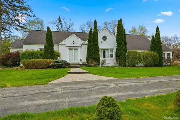 27881 Rackham DR, Lathrupvillagecity_oakland, MI 48076