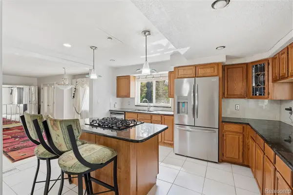 27881 Rackham DR, Lathrupvillagecity_oakland, MI 48076