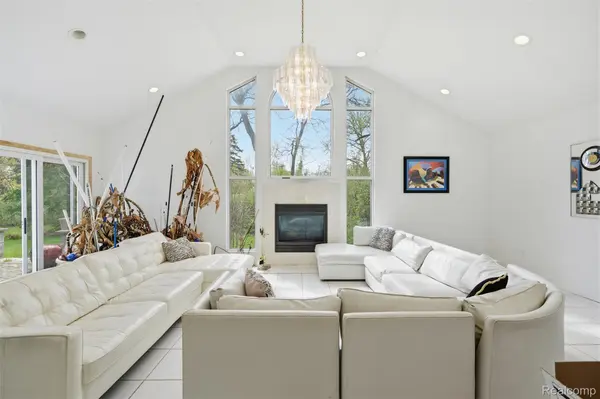 27881 Rackham DR, Lathrupvillagecity_oakland, MI 48076