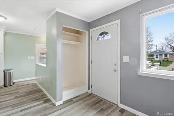 34373 New Jersey ST, Clintonchartertownship_macomb, MI 48035