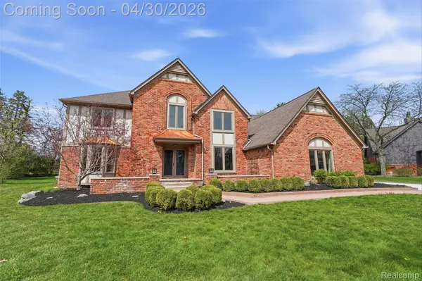 1906 Independence CT, Rochesterhillscity_oakland, MI 48306