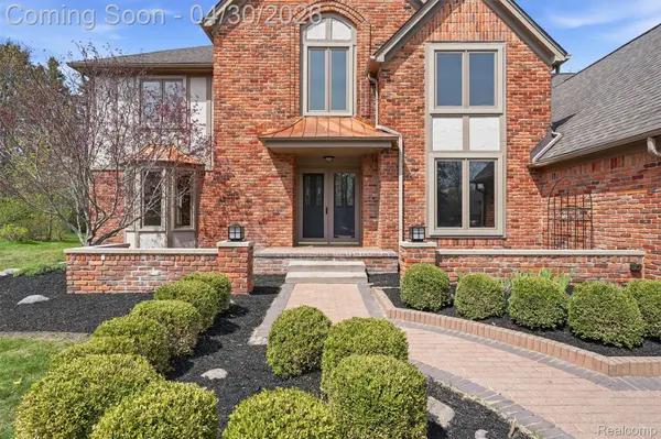 1906 Independence CT, Rochesterhillscity_oakland, MI 48306