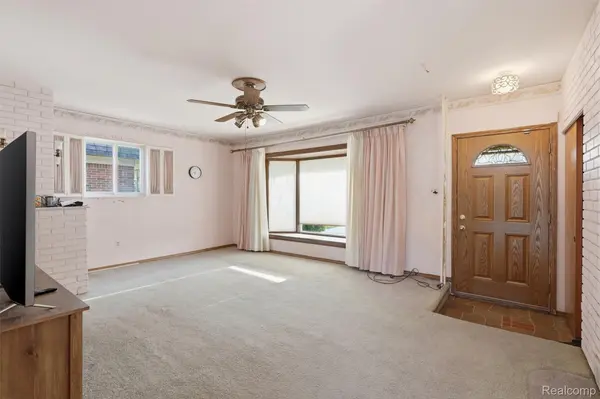 26840 Merideth Dr, Warrencity_macomb, MI 48091