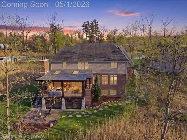 1595 Carriage WAY, Rochestercity_oakland, MI 48307