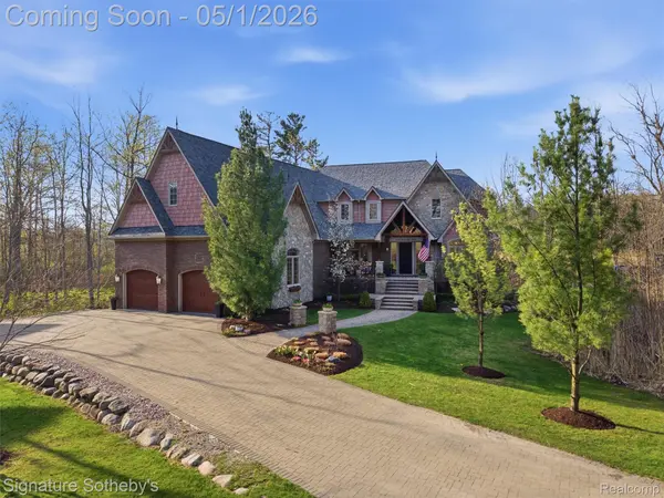 1595 Carriage WAY, Rochestercity_oakland, MI 48307