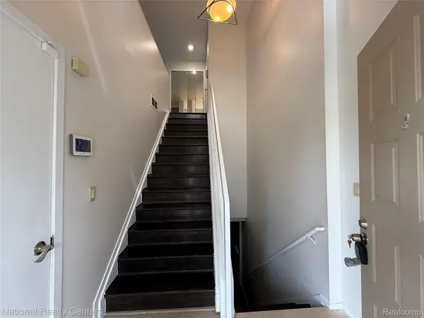 6677 Chimney Sweep, Westbloomfieldchartertownship_oakland, MI 48322