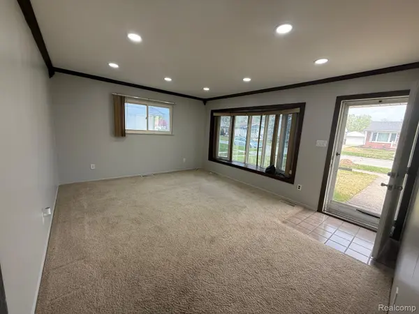 30907 Fernwood ST, Westlandcity_wayne, MI 48186