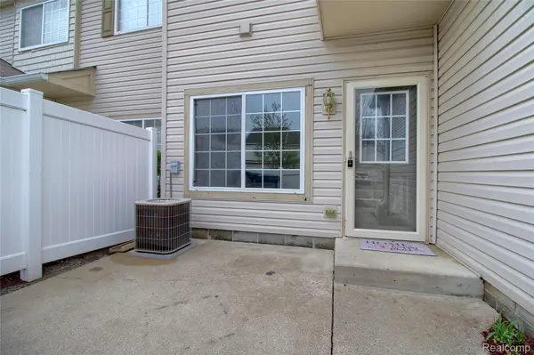 26793 Kirkway CIR, Woodhavencity_wayne, MI 48183