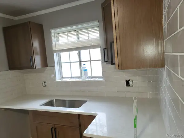 30256 Southfield RD, Southfieldcity_oakland, MI 48076