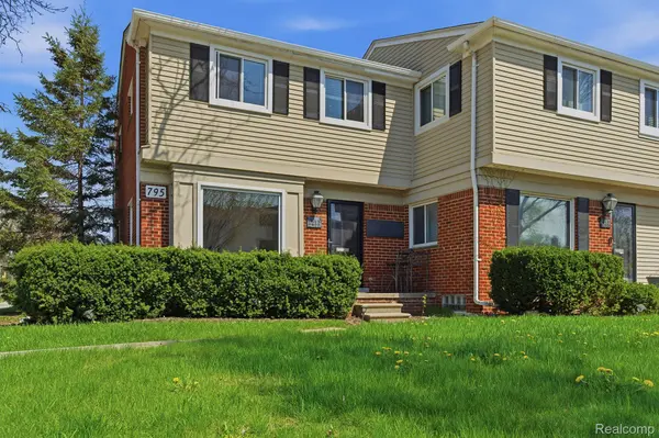 1111 Holland ST, Birminghamcity_oakland, MI 48009