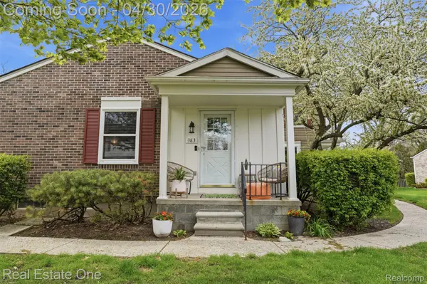 383 Neptune DR, Walledlakecity_oakland, MI 48390