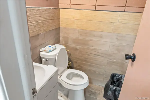 238 W Montcalm ST, Pontiaccity_oakland, MI 48342