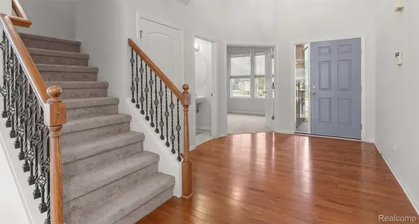 33585 Baldwin ST, Farmington Hills, MI 48336