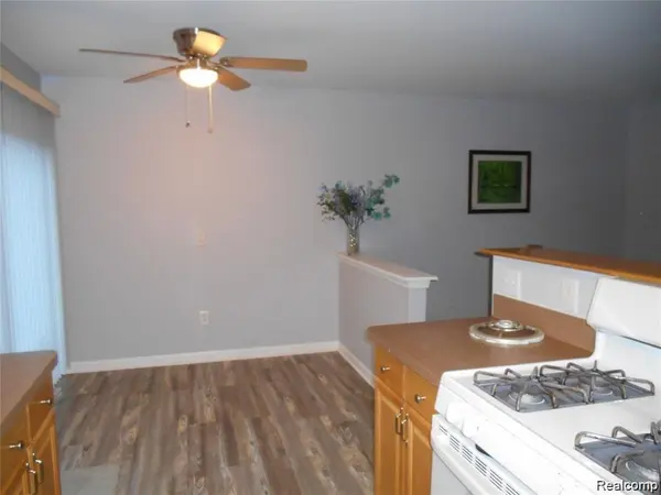 2130 Wickham ST #4, Royaloakcity_oakland, MI 48073