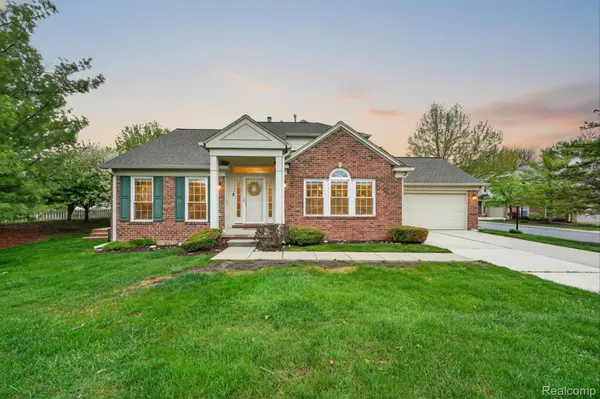 3954 Ravensfield DR, Cantonchartertownship_wayne, MI 48188