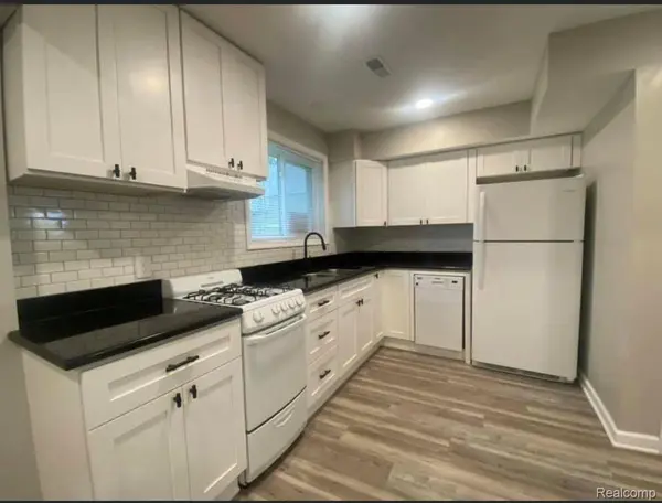 945 Olreana RD, Whitelakechartertownship_oakland, MI 48386