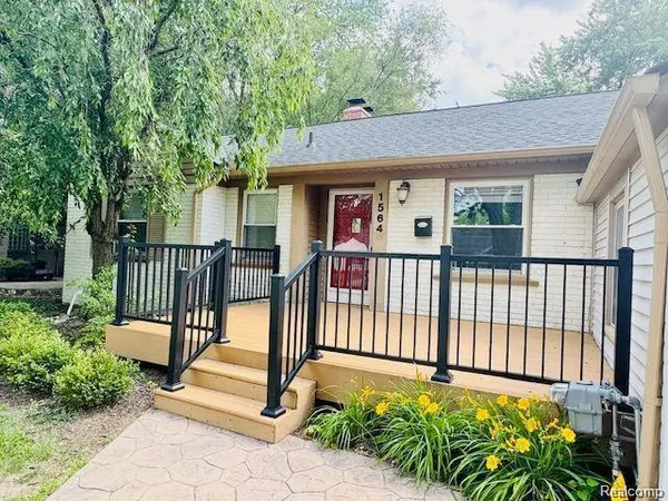 1564 PENISTONE ST, Birminghamcity_oakland, MI 48009