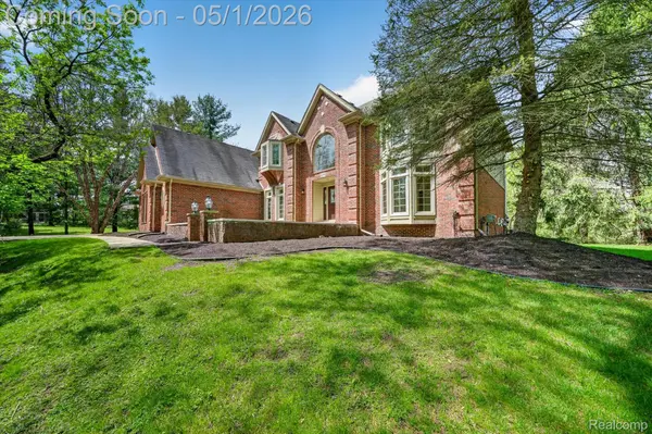 22293 Brockshire ST, Novicity_oakland, MI 48375