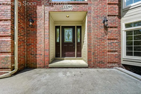 22293 Brockshire ST, Novicity_oakland, MI 48375