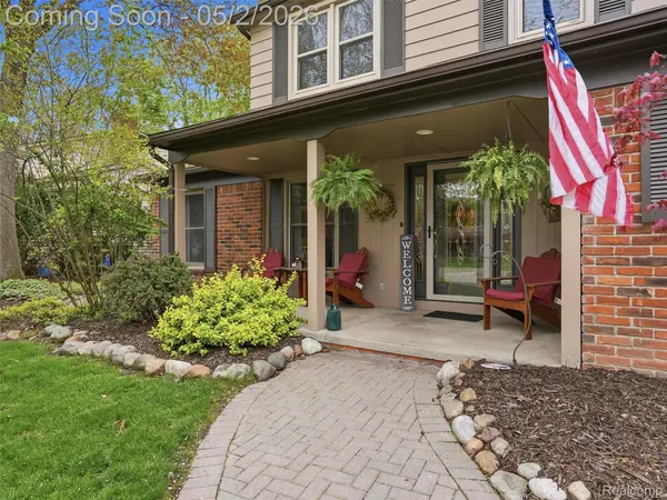 37279 Maple Leaf CT, Clintonchartertownship_macomb, MI 48036