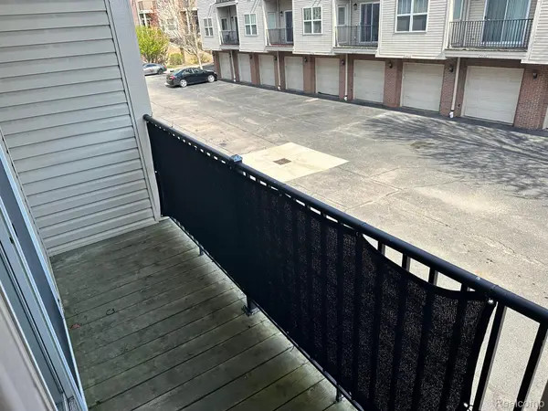 25520 PORTICO LN, Novicity_oakland, MI 48375