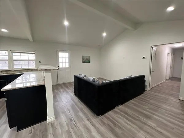 1009 Dawnview Street, Arlington, TX 76014