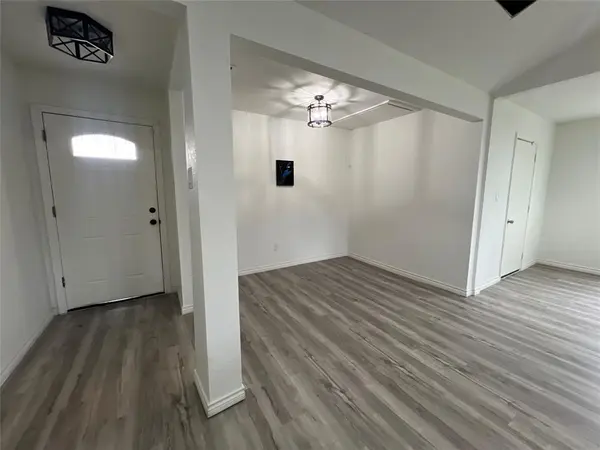 1009 Dawnview Street, Arlington, TX 76014