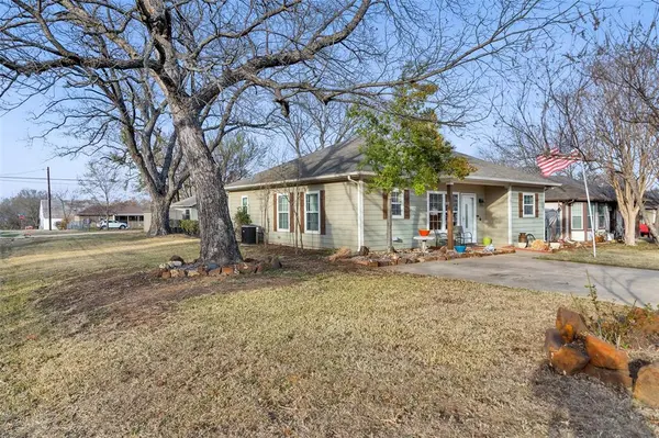 201 E Walker Street, Denison, TX 75021