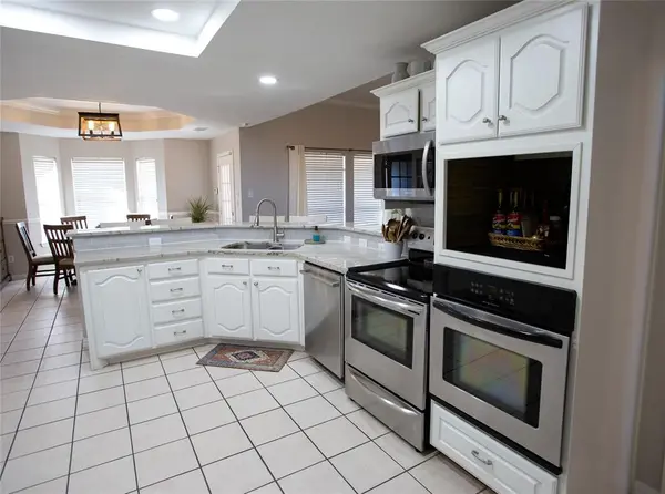 1089 Oak Hollow Lane, Seagoville, TX 75159