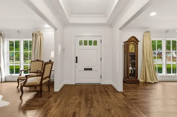 7043 Prestonshire Lane, Dallas, TX 75225