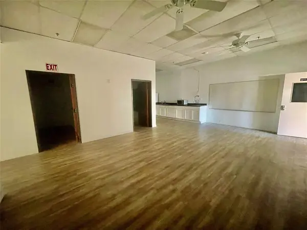 610 E Byron Nelson Boulevard #112-114, Roanoke, TX 76262